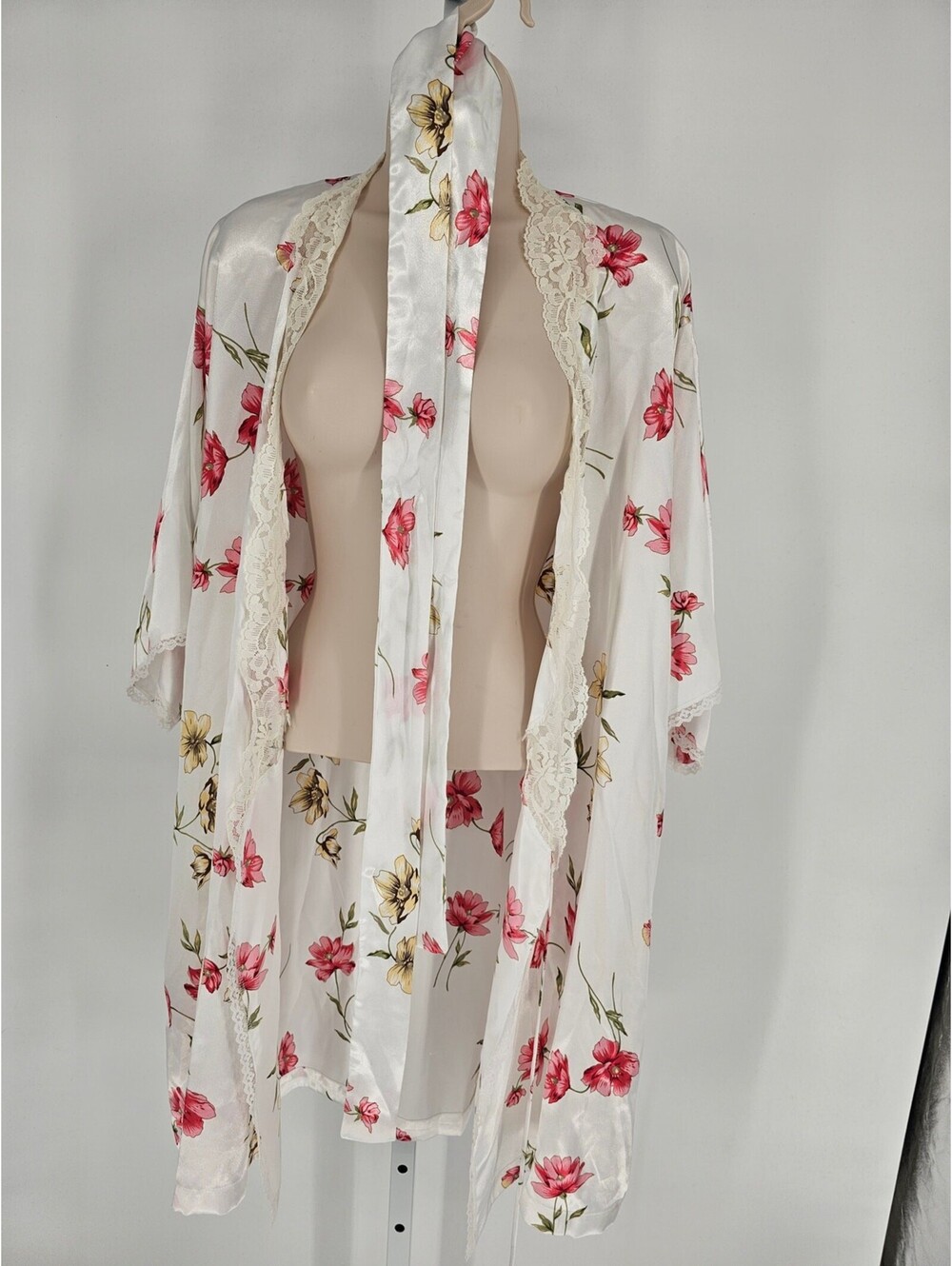Vintage 1990s Barbizon Womens White Satin Knee Length Robe Pink Floral